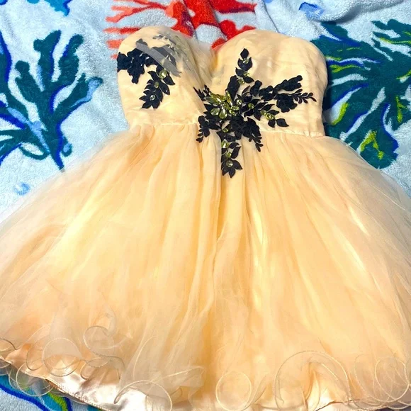 bee darlin | Dresses | Bee Darlin Womens Homecoming Strapless Dress Peach  With Black Lace Sz 7 8 Party | Poshmark